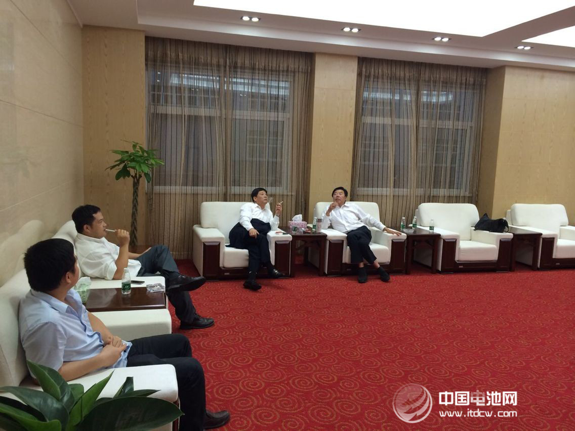 湖南中鋰新材料：60多家代表參觀濕法隔膜生產(chǎn)線