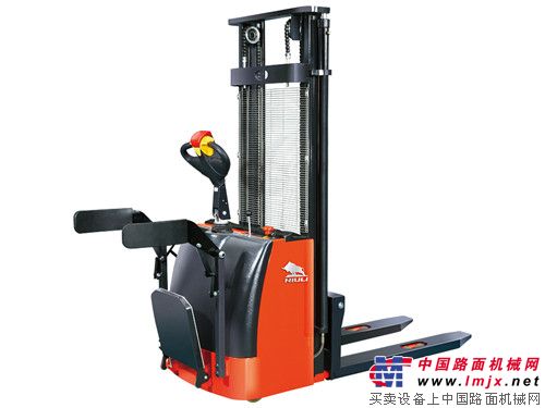 電動(dòng)搬運(yùn)車在中國(guó)市場(chǎng)中如何適合市場(chǎng)發(fā)展需求