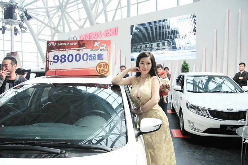 比亞迪“杠上”特斯拉：誰將贏得中國市場？