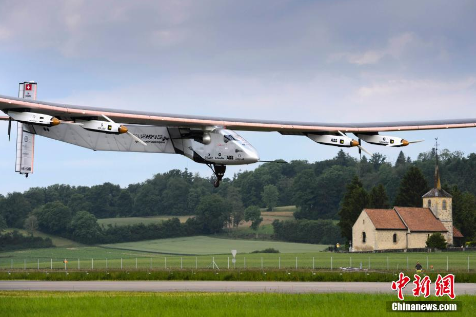 全球最大太陽能飛機瑞士首飛 寬72米1.7萬塊電池 
