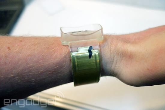 柔性陶瓷鋰電池推出 智能手表續航難題被攻破