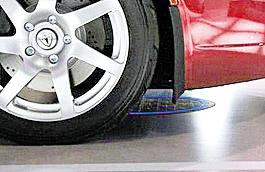 日本研發(fā)導電輪胎 電動車可在行駛間充電
