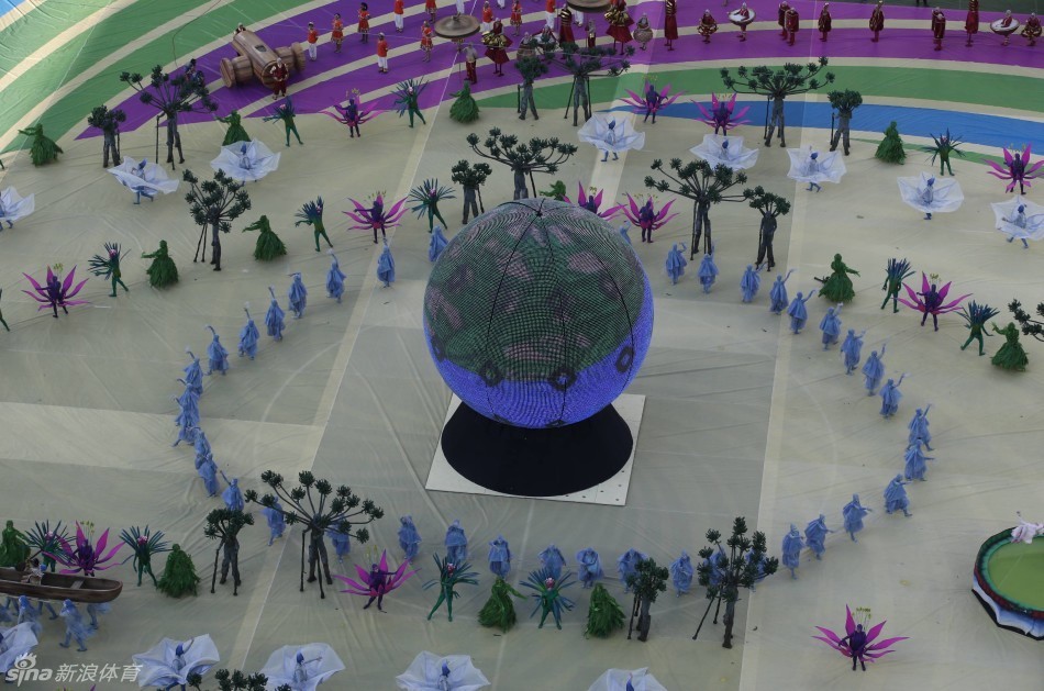 世界杯：中國制造真賺了 還是花錢買吆喝？