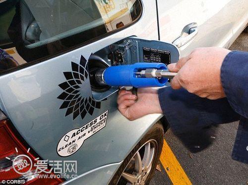 沒油請撒尿 科學(xué)家發(fā)明尿液為燃料的混合動(dòng)力車