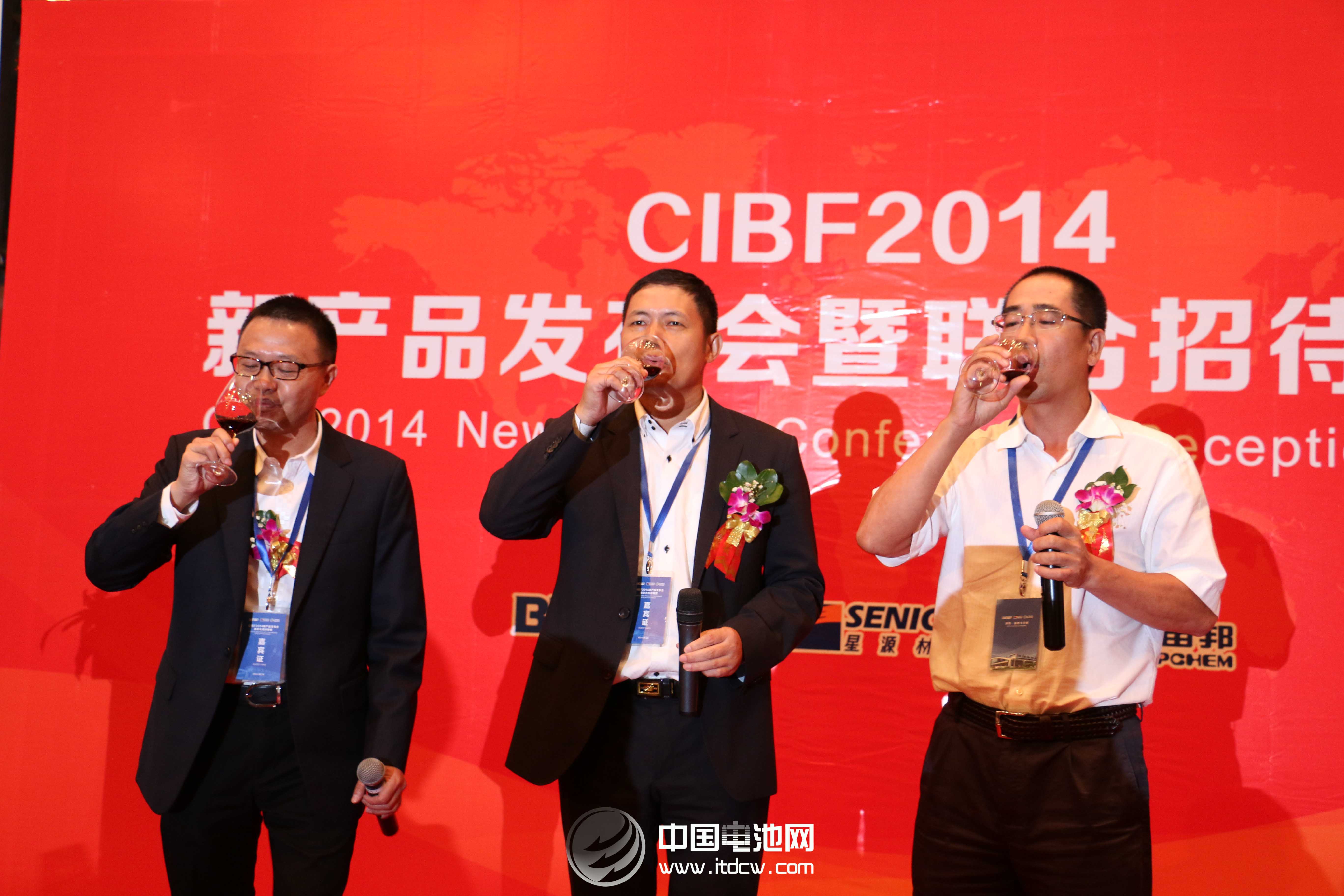 星源材質(zhì)貝特瑞新宙邦聯(lián)合發(fā)布新產(chǎn)品 百家主流企業(yè)到會