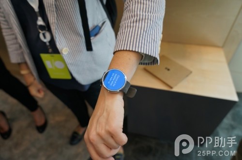 Moto 360上手試用：蘋果iWatch發布前最漂亮的智能手表