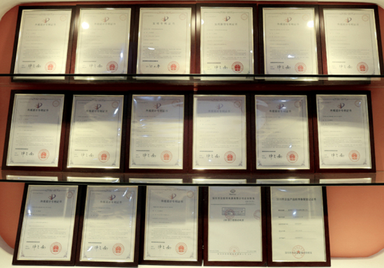 大屏手機的好機友--15000毫安Besiter強尼思移動電源