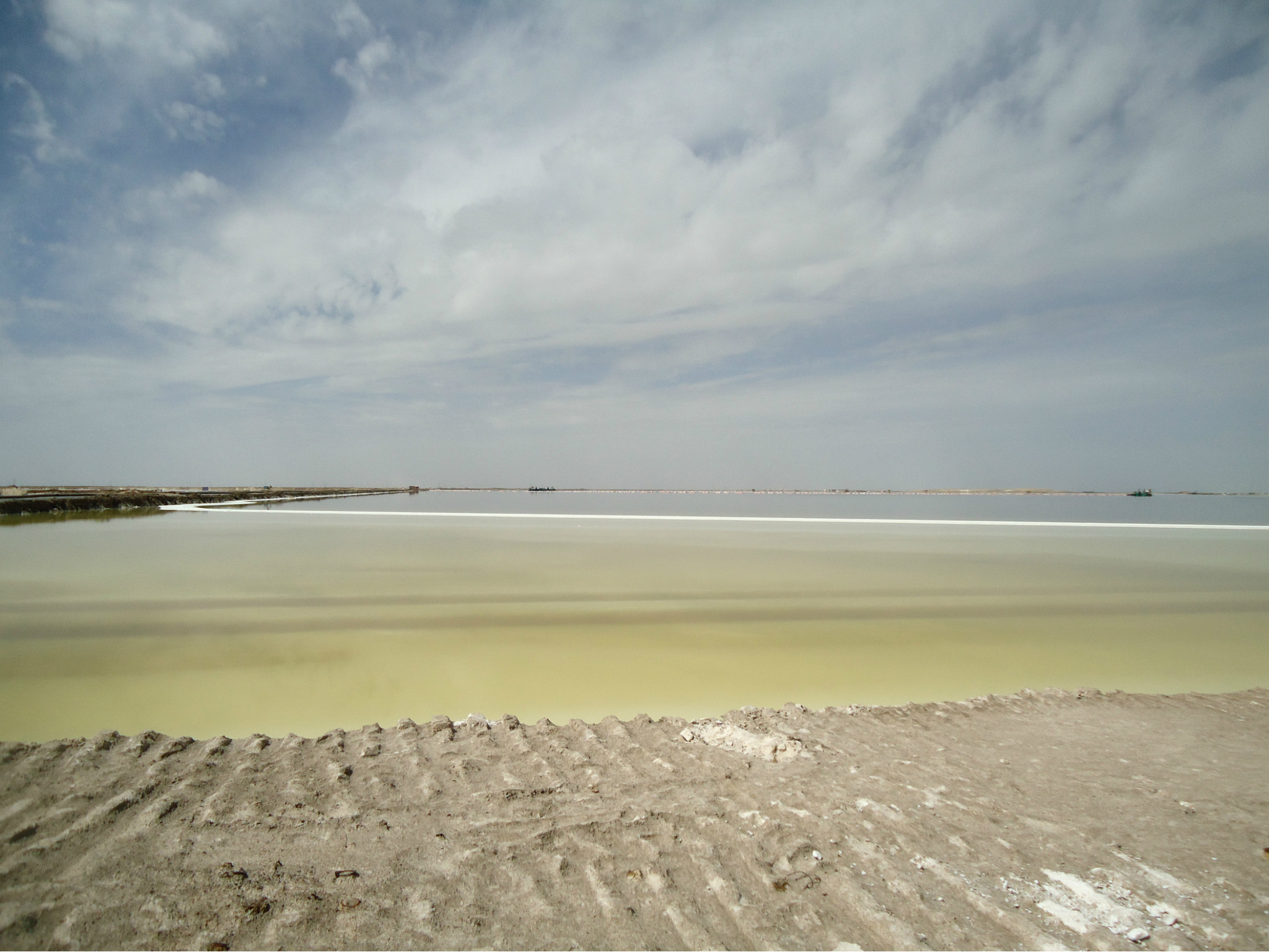 全球鋰資源供銷十分緊俏 守住青海鹽湖“聚寶盆”