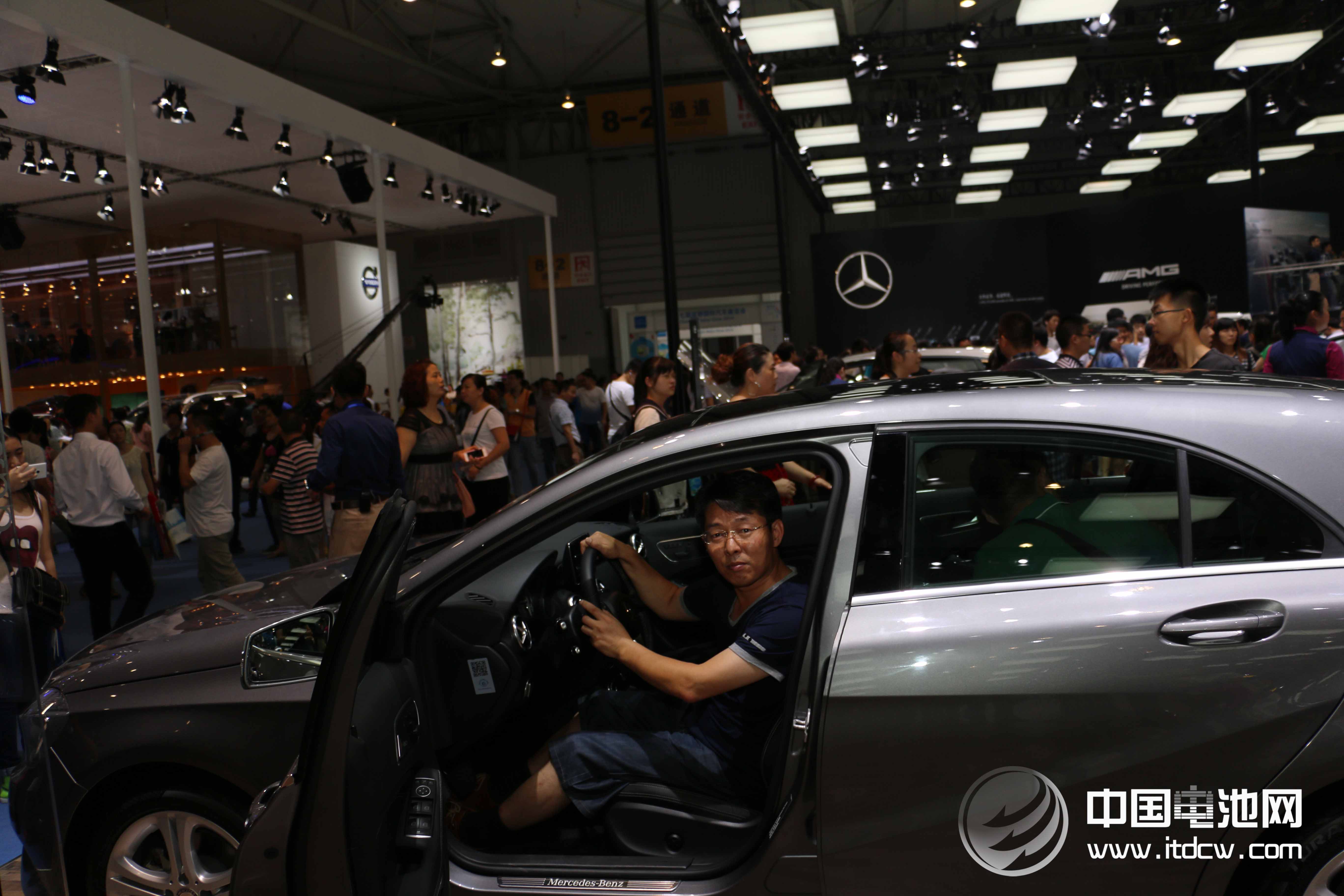 中國(guó)電池網(wǎng)圖文直擊第十七屆成都國(guó)際車展