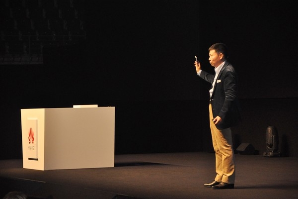 華為余承東：智能機份額三年內(nèi)沖二 不做“Me Too”贏在未來