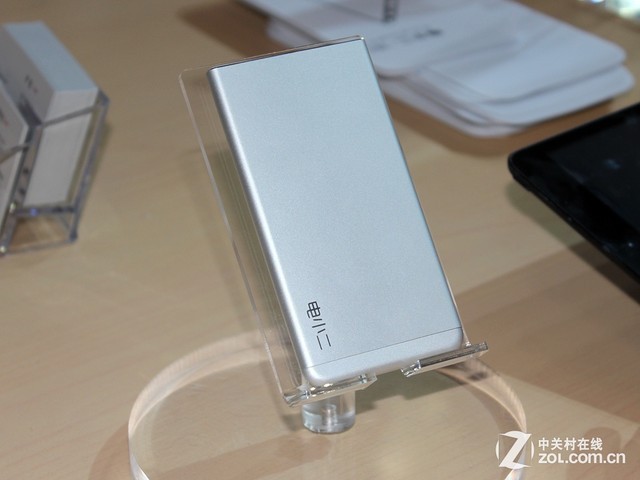 解決蘋果iPhone6續航短板  電小二鋒6移動電源預售