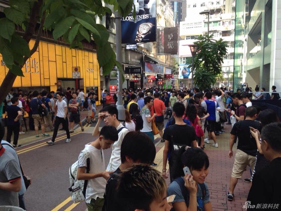 蘋果iPhone 6香港發(fā)布當(dāng)日：黃牛猖獗加價(jià)收貨