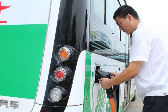 青島首輛直充電動公交城陽開跑  里程可達(dá)80-100公里