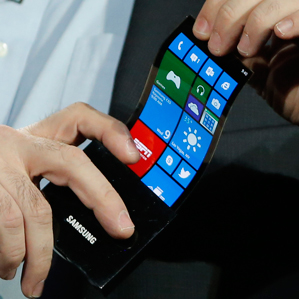 靈活的未來(lái)：三星在2013年展示了柔性顯示屏原型