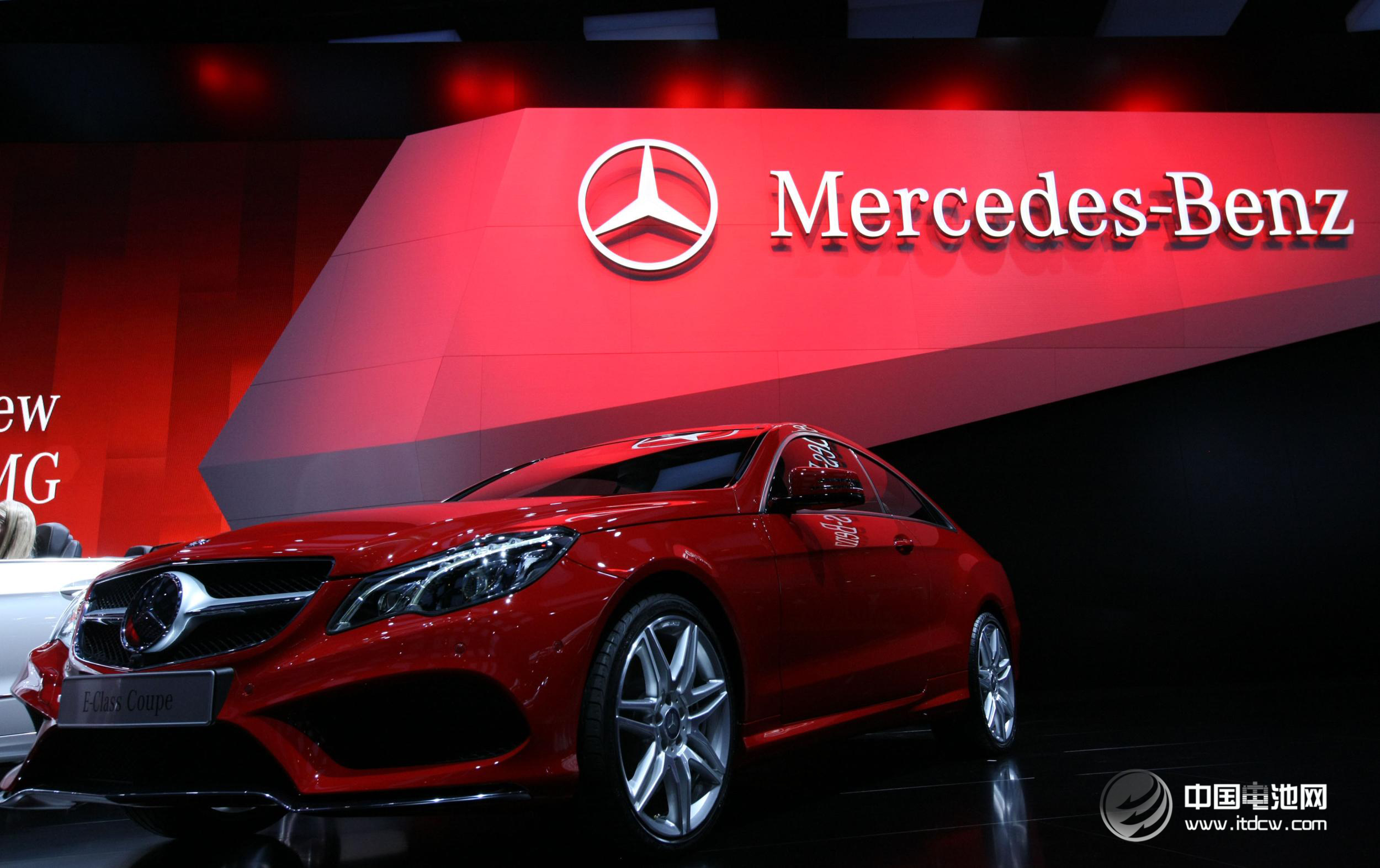 如何看待奔馳全系插電混動化 形勢所迫？