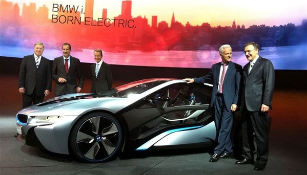 寶馬、凱迪拉克、特斯拉推出電動車升級版 銷量持續上升