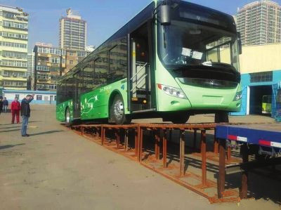 蘭州首輛純電動公交車亮相  開啟電動汽車時代