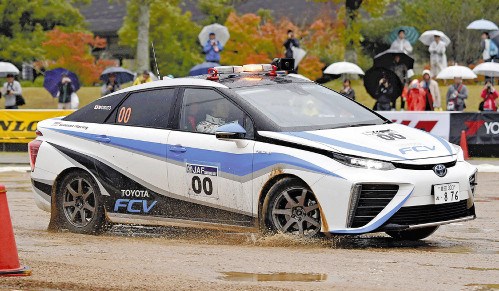 燃料電池車亮相日本賽場(chǎng) 號(hào)稱“終極環(huán)保”