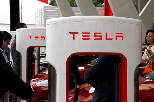 特斯拉聯(lián)手中國聯(lián)通上海建充電樁