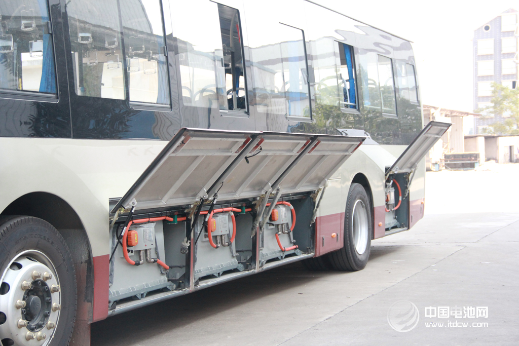 比克與安源共同開(kāi)發(fā)的新能源客車均采用比克三元材料鋰離子動(dòng)力電池
