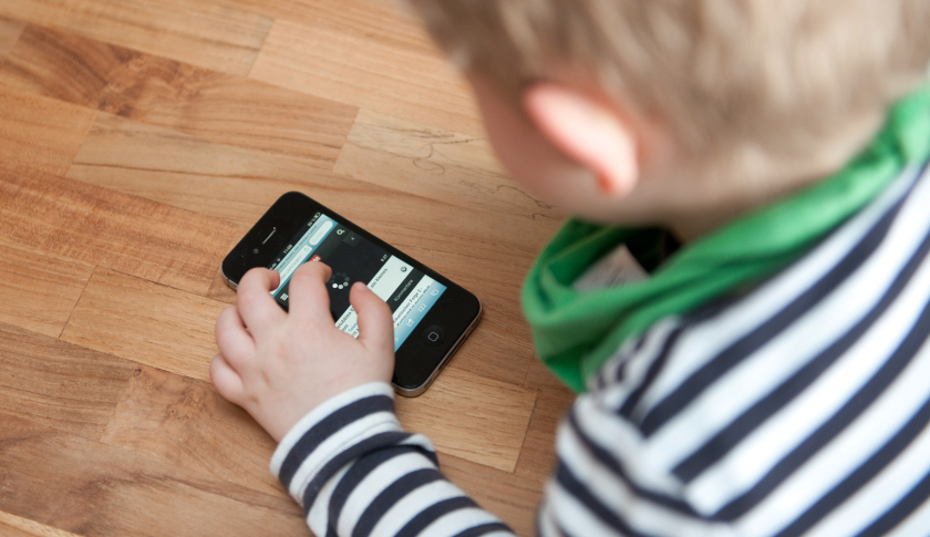 最近有報道稱，不久之后，90%的6歲以上人口都將擁有移動電話。