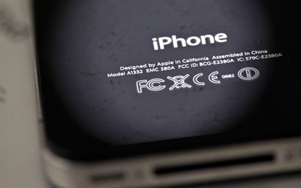 美國允許電子設備不貼標簽 手機將迎來清爽背面