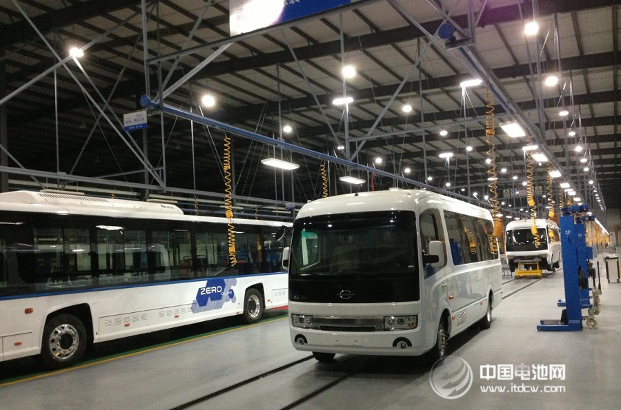 長江牌電動汽車首發車型下線 云南五龍正式投產 長江牌電動汽車首發車型下線 云南五龍正式投產