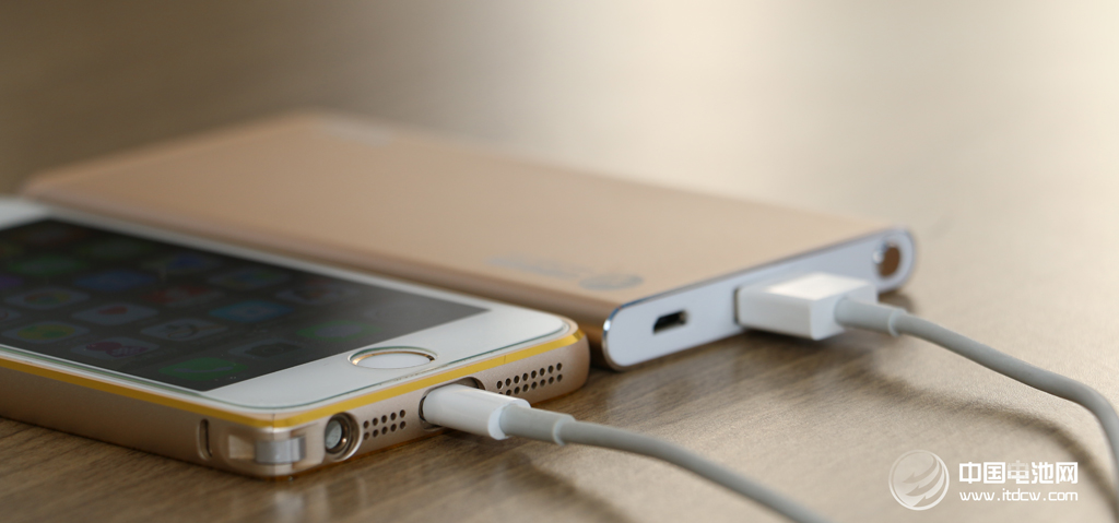 愛了，就不要釋手！電小二鋒6移動電源到手