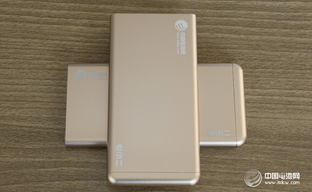 愛了，就不要釋手！電小二鋒6移動電源到手