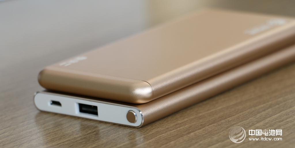 愛了，就不要釋手！電小二鋒6移動電源到手