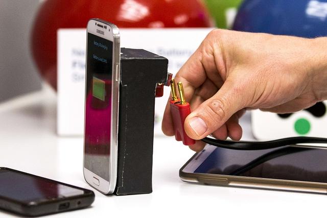 新型燃料電池能在室溫下發電 可為手持電子設備供電