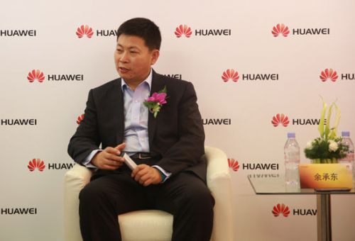 華為余承東譏諷小米:靠營銷炒作只能一時 華為余承東譏諷小米:靠營銷炒作只能一時
