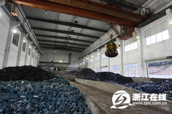 浙江長(zhǎng)興廢舊鉛蓄電池“涅槃重生” 廢水處理后能養(yǎng)魚(yú) 浙江長(zhǎng)興廢舊鉛蓄電池“涅槃重生” 廢水處理后能養(yǎng)魚(yú)