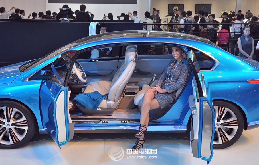 油價下跌無礙新能源車發展 電池技術亟待突破