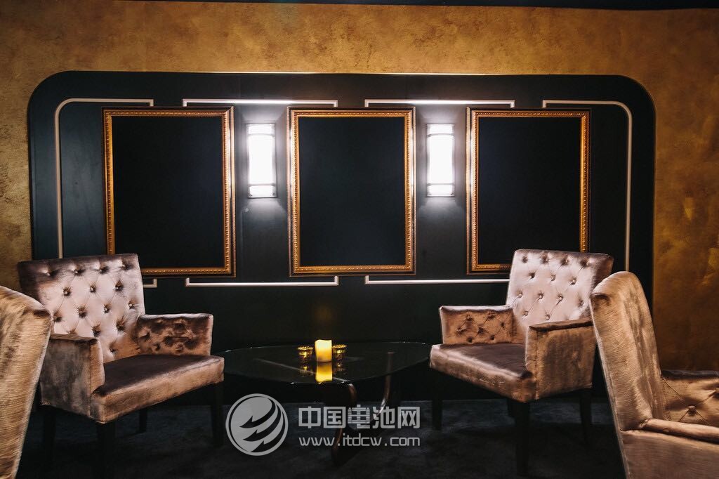 美國Mophie驚艷2015 CES  發布多款移動電源新品