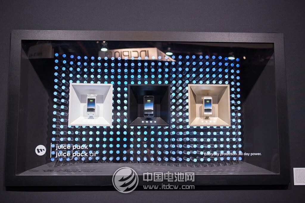 美國Mophie驚艷2015 CES  發(fā)布多款移動電源新品