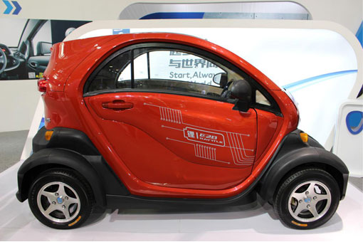 微米電動汽車搶眼山東車展 E28車型顛覆傳統(tǒng)工藝