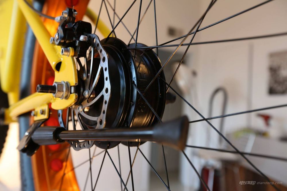 這就是那輛續航80公里 俗稱“小特斯拉”的Storm