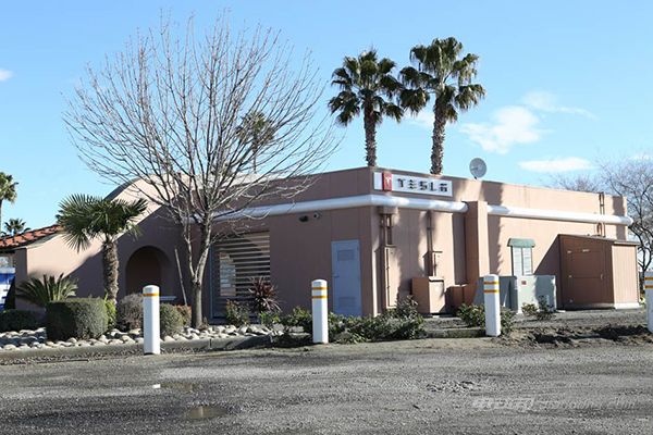 特斯拉加州換電站準備就緒 僅對受邀車主開放