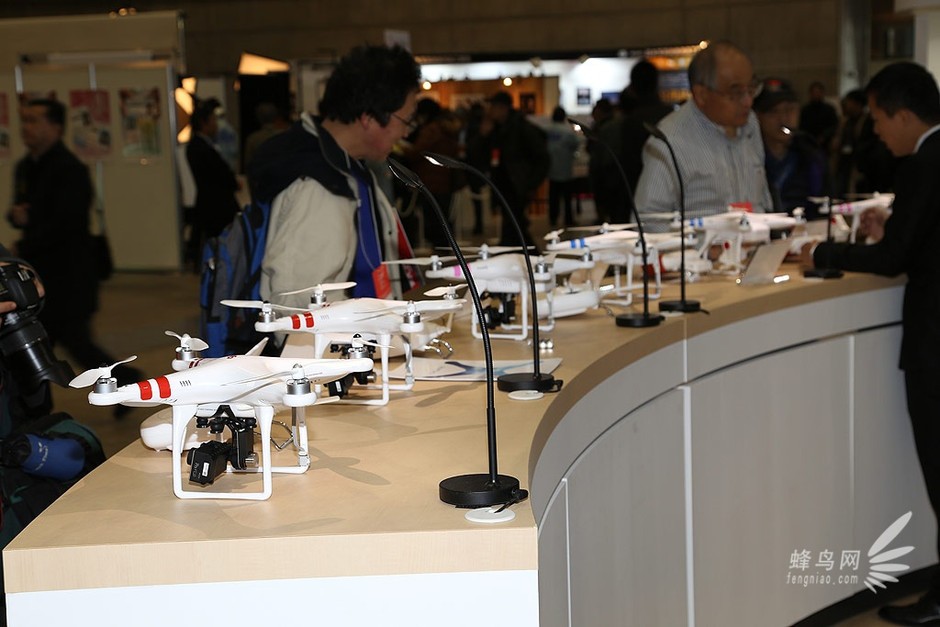 四軸飛行器：下一個電動車？攔住那架沒有牌照的無人機