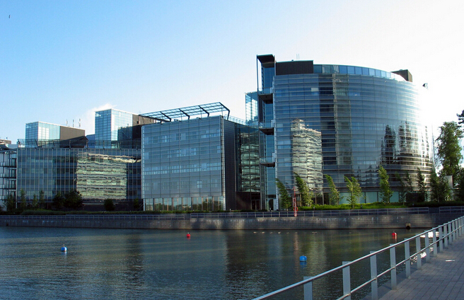 諾基亞的跌宕起伏：從高峰跌落引發(fā)芬蘭全國性危機