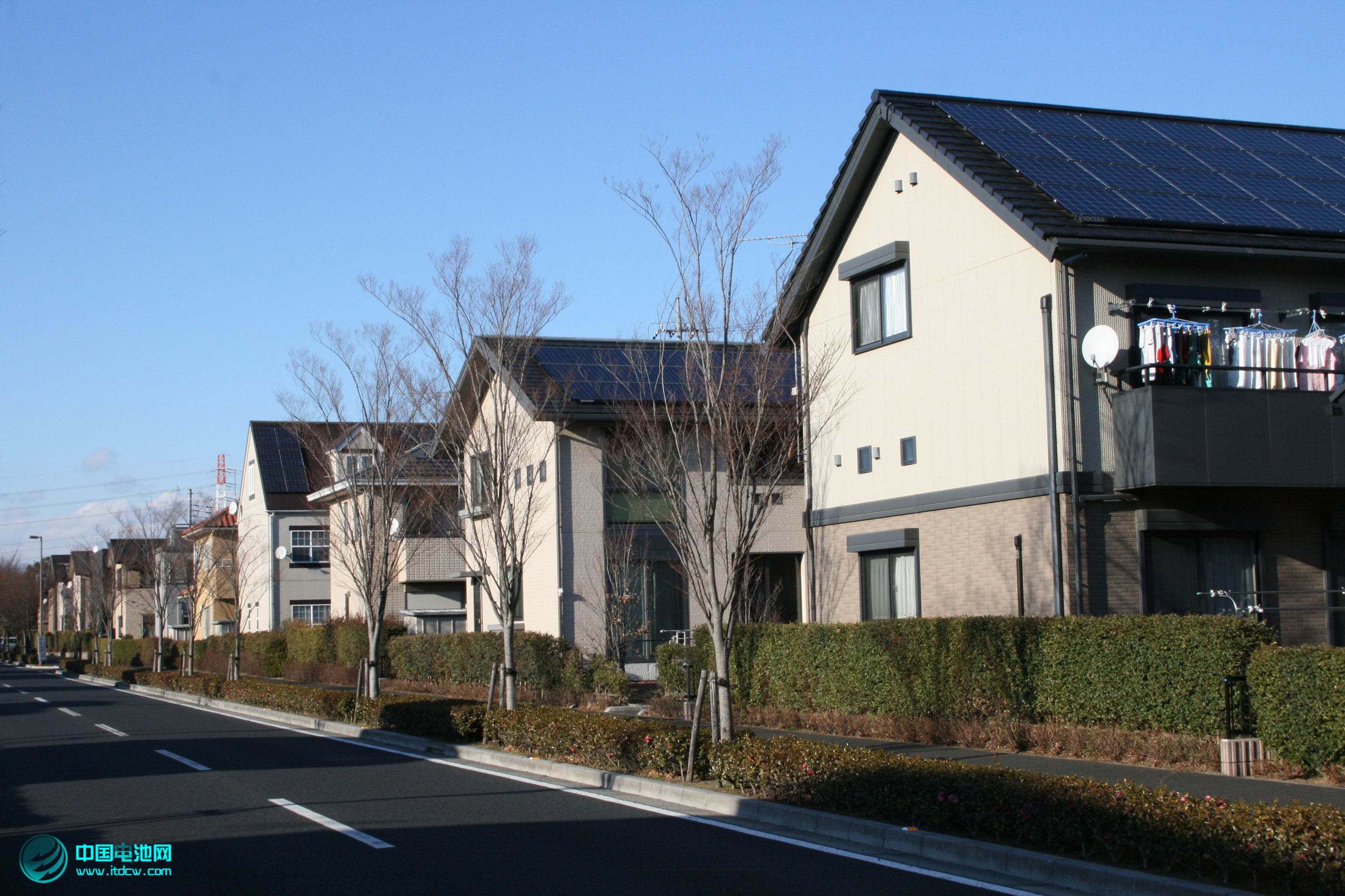 中國(guó)光伏行業(yè)調(diào)查報(bào)告：“屋頂發(fā)電”為何沒(méi)有預(yù)想火