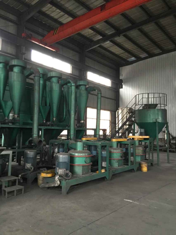 青海偉毅新型材料有限公司生產車間