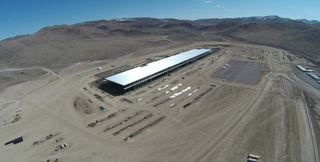無人機拍攝全球最大特斯拉超級電池工廠