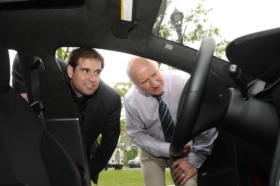 與鋰電池科學家合作 特斯拉獲得新“武器” 與鋰電池科學家合作 特斯拉獲得新“武器”