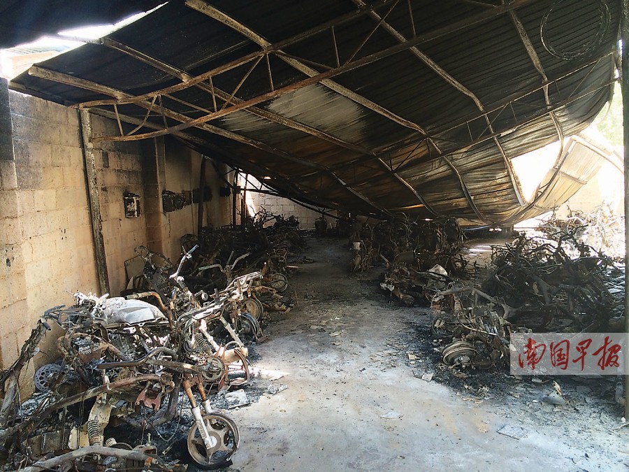 車棚失火燒掉60多輛電動車  疑為電動車過充引起