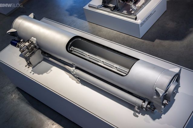 寶馬汽車應(yīng)該放棄氫能源，師從特斯拉？