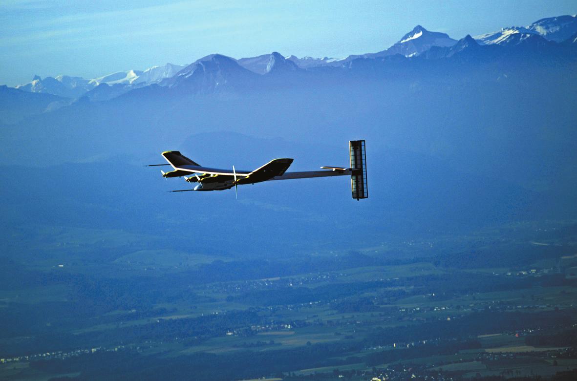 最大太陽能飛機鋰電池燒毀 傳奇之旅或完結
