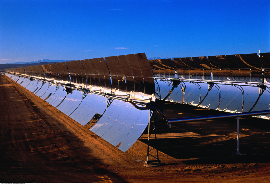美研究人員開發(fā)光版“介電體天線” 為高效率太陽能電池服務(wù)