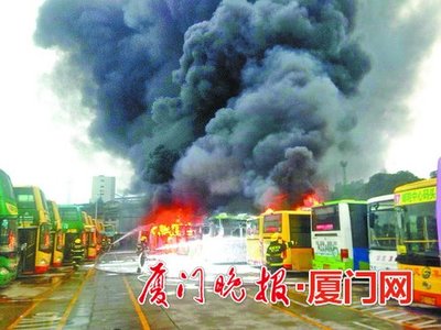 動(dòng)力電池安全至上 廈門新能源公交一把大火警醒了誰？